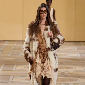 Як штучне хутро підкорило подіуми в сезоні FW'25 