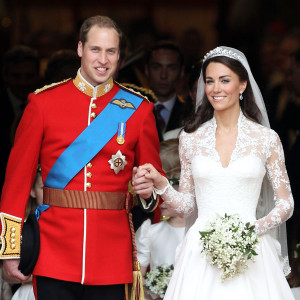 Який вигляд мала друга весільна сукня Кейт Міддлтон, яку у святковий день побачили лише 650 гостей