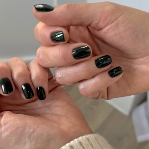 Трендові ідеї манікюру для коротких нігтів на зиму-2026