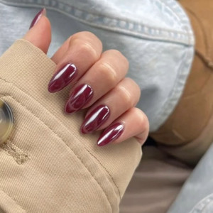 Найкрасивіші ідеї червоного манікюру на зиму-2026