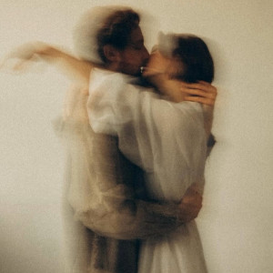 Що робити під час відключень світла: 10 ідей, які зроблять вимушені паузи приємнішими