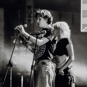 Гурт Schmalgauzen розкрив ім’я виконавиці, з якою записав трек «Судно Коельо»