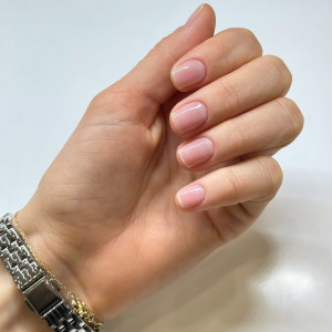 Які бувають техніки манікюру й основні відмінності між ними — розповідає експертка