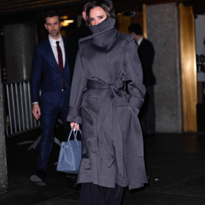 Це найбажаніше пальто зими вибирає сама Вікторія Бекхем