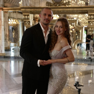 Краса у деталях: роздивляємося головну каблучку проєкту «Холостяк» та ювелірні образи Насті і Надін у фіналі від SOVA