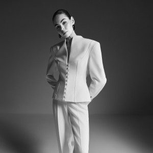 Мистецтво деталей: як зробити базовий гардероб особливим без зайвих зусиль