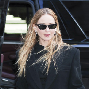 Всього одна пара взуття, яка потрібна тобі цієї морозної зими: показує Дженніфер Лоуренс