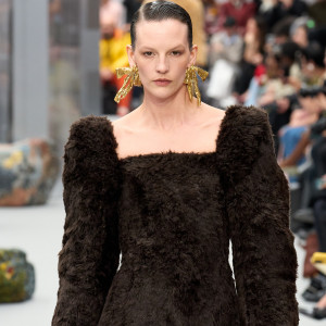 Трендові аксесуари, які освіжать твої зимові образи