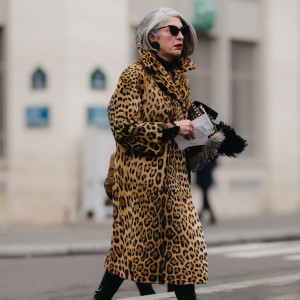 Який верхній одяг носять гості Тижня високої моди в Парижі