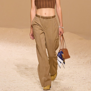 Ці 4 види трендових штанів ми носитимемо наступного сезону