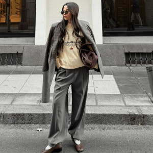 3 вічно актуальні способи, як модно носити брюки палаццо 