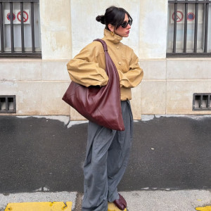 Ці трендові місткі сумки — універсальна інвестиція у твій весняний гардероб 