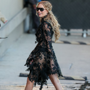 Марґо Роббі повертає у моду легендарний принт родом із 2010-х