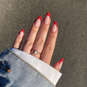 Найкрасивіші ідеї червоного манікюру на весну-2026