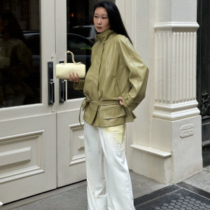 Ці штани — найкраща інвестиція у твій базовий весняний гардероб