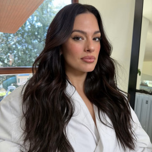 Як зробити розкішні об’ємні локони вдома: базовий спосіб укладання, що справді працює