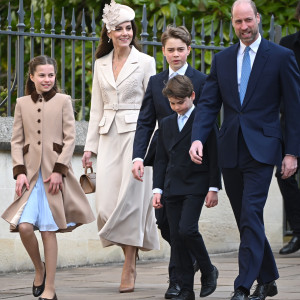 Кейт Міддлтон і принц Вільям з дітьми вперше за два роки відвідали традиційну Великодню службу