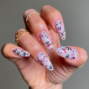 Трендовий манікюр весни і літа — 2026, який уже носять Кайлі Дженнер і Сабріна Карпентер