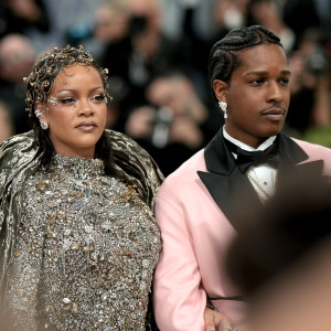 Головна пара вечора: Ріанна та ASAP Rocky на червоному хіднику Met Gala 2026