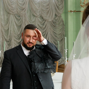 Найгучніше весілля сезону: MONATIK, DANTES, KOLA, BRYKULETS та Michelle Andrade випустили новий відеокліп